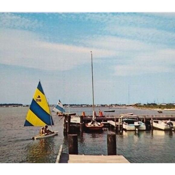 Rehoboth Beach Delaware Postcard Sail Boats Sailing On The Atlantic Ocean Unused - Picture 1 of 3